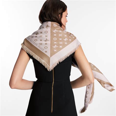 louis vuitton szal damski|Louis Vuitton duogram shawl.